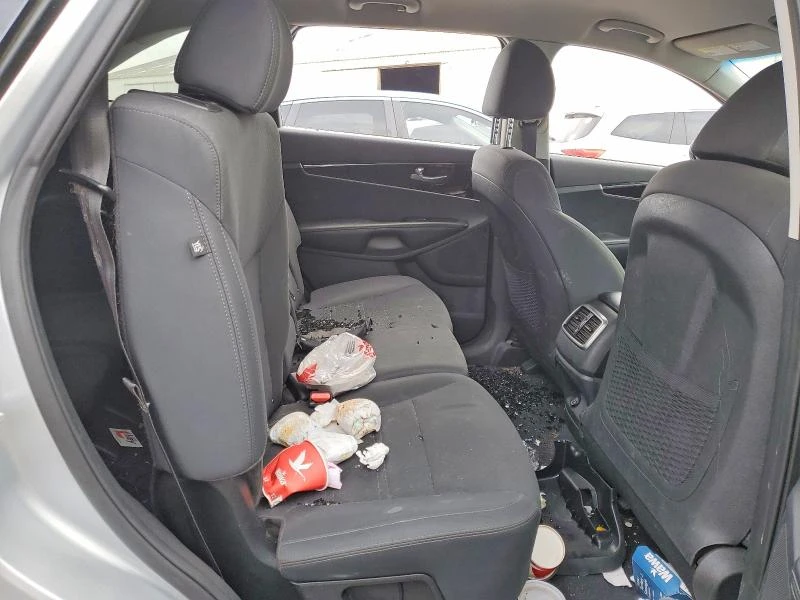Kia Sorento 3.3L 6 ALL WHEEL DRIVE, снимка 11 - Автомобили и джипове - 53683119