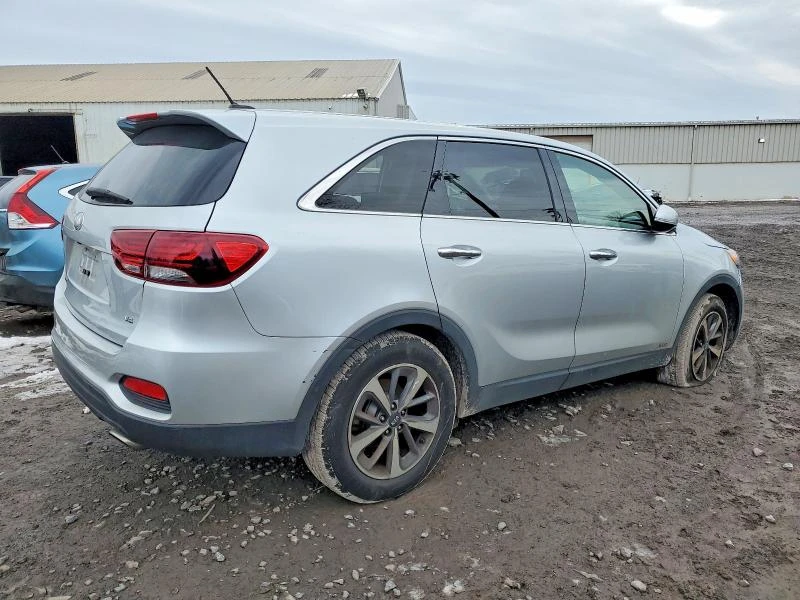 Kia Sorento 3.3L 6 ALL WHEEL DRIVE, снимка 3 - Автомобили и джипове - 53683119