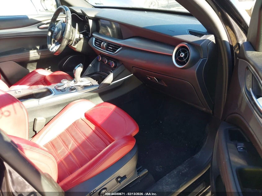 Alfa Romeo Stelvio 2.0l Veloce Ti Awd, снимка 5 - Автомобили и джипове - 53907209