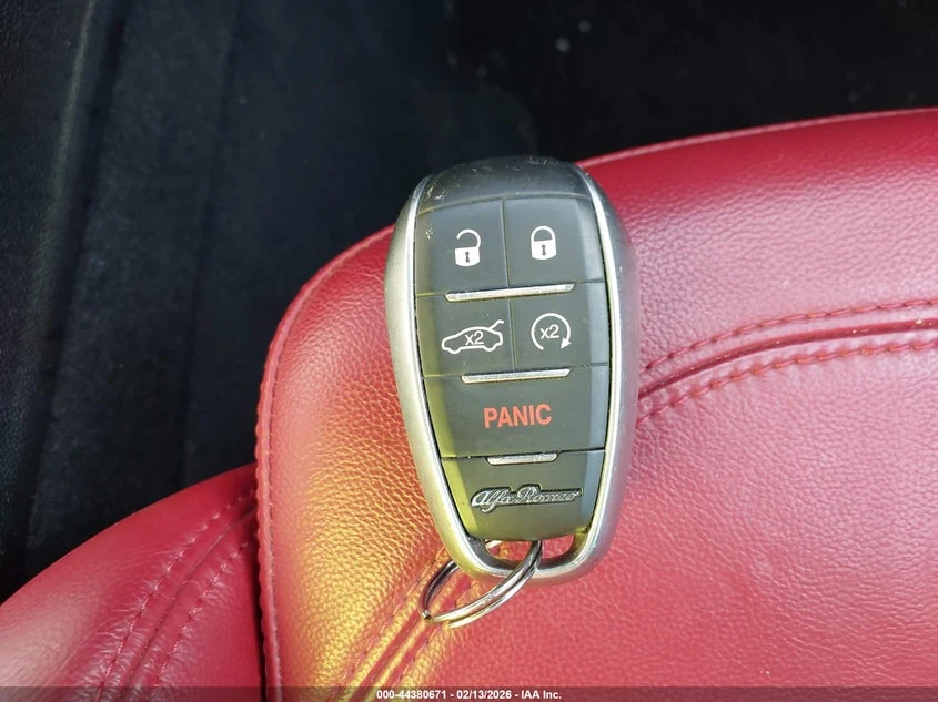 Alfa Romeo Stelvio 2.0l Veloce Ti Awd, снимка 11 - Автомобили и джипове - 53907209