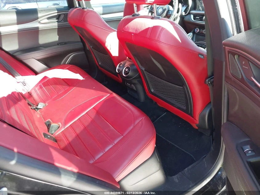 Alfa Romeo Stelvio 2.0l Veloce Ti Awd, снимка 8 - Автомобили и джипове - 53907209