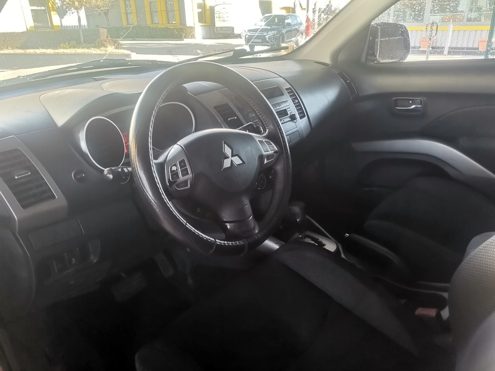 Mitsubishi Outlander 2.4i, снимка 6 - Автомобили и джипове - 53946242
