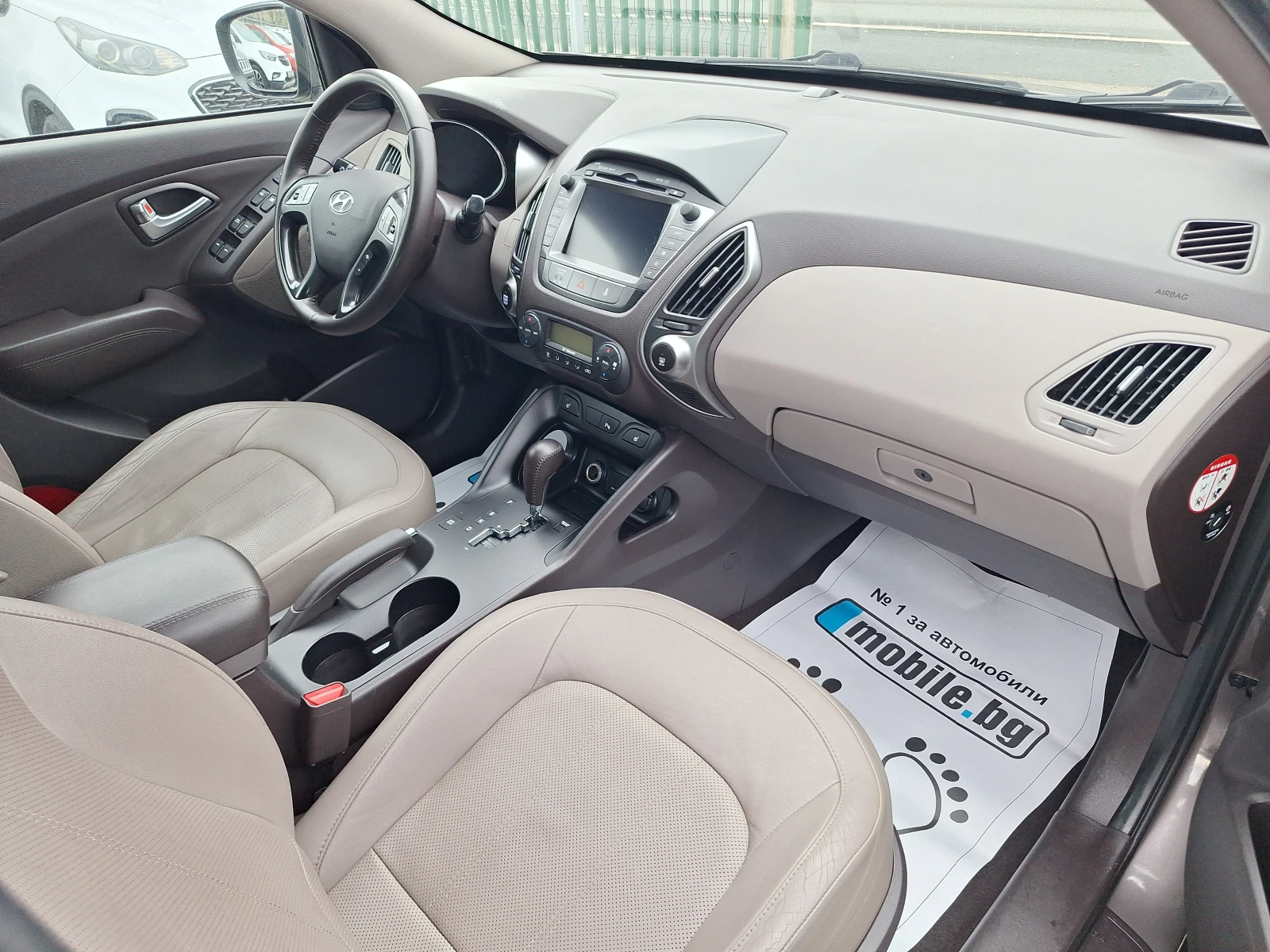 Hyundai IX35 2.0crdi 136ks 4x4 Face Koja Navi Full!, снимка 12 - Автомобили и джипове - 53961203