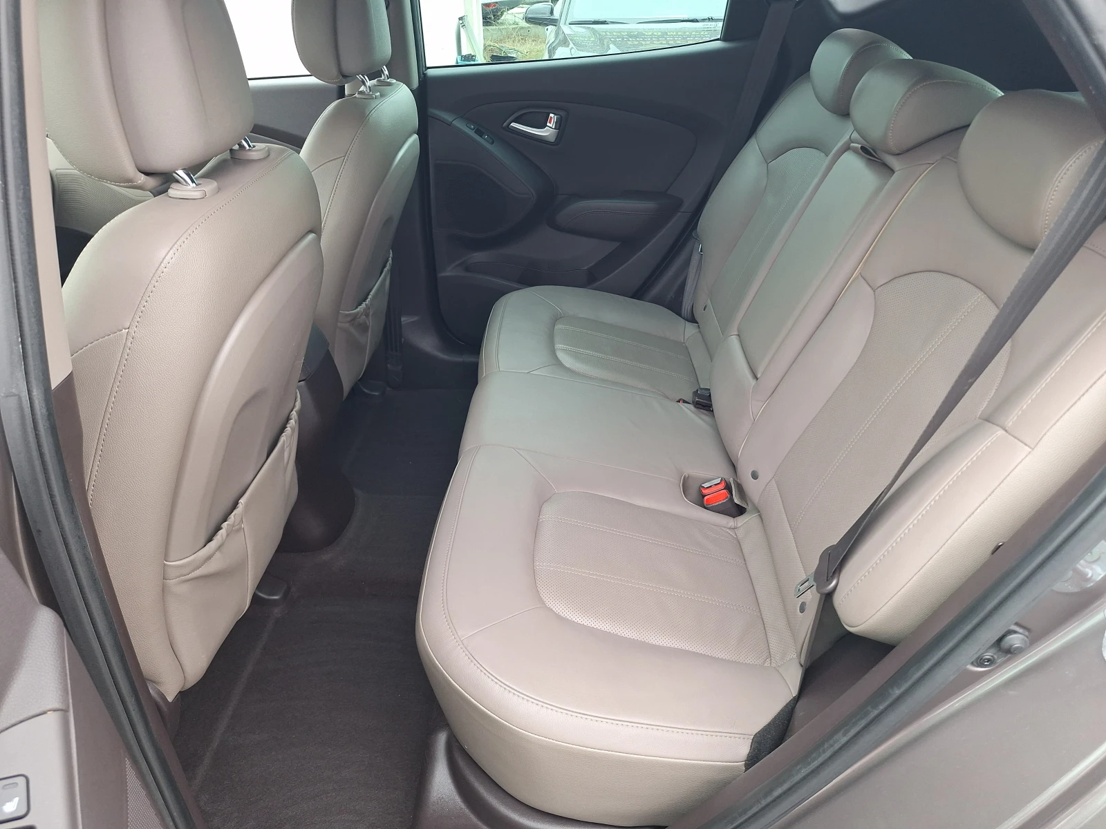Hyundai IX35 2.0crdi 136ks 4x4 Face Koja Navi Full!, снимка 13 - Автомобили и джипове - 53961203