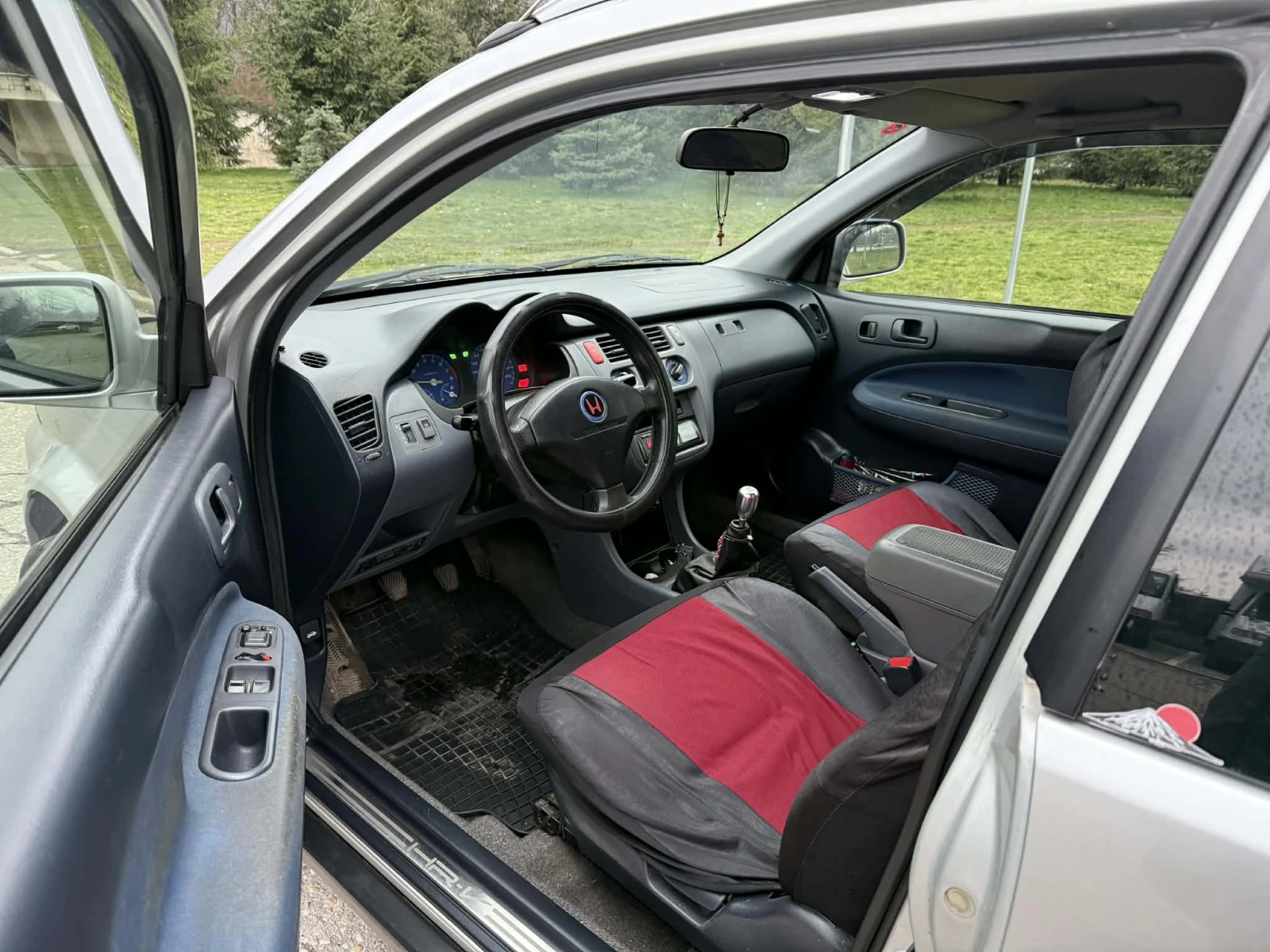Honda Hr-v 4WD, снимка 10 - Автомобили и джипове - 54840501