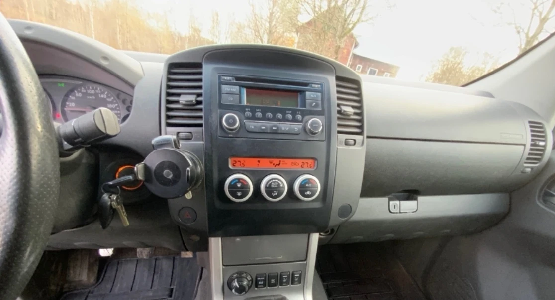 Nissan Navara Пикап , снимка 6 - Автомобили и джипове - 56084975