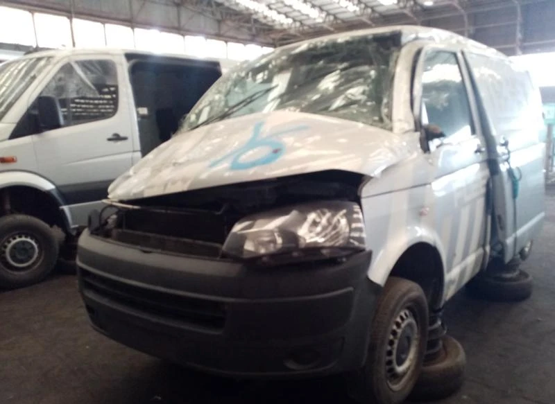 VW Transporter 2.0C.R.ЧАСТИ, снимка 1 - Бусове и автобуси - 21478990