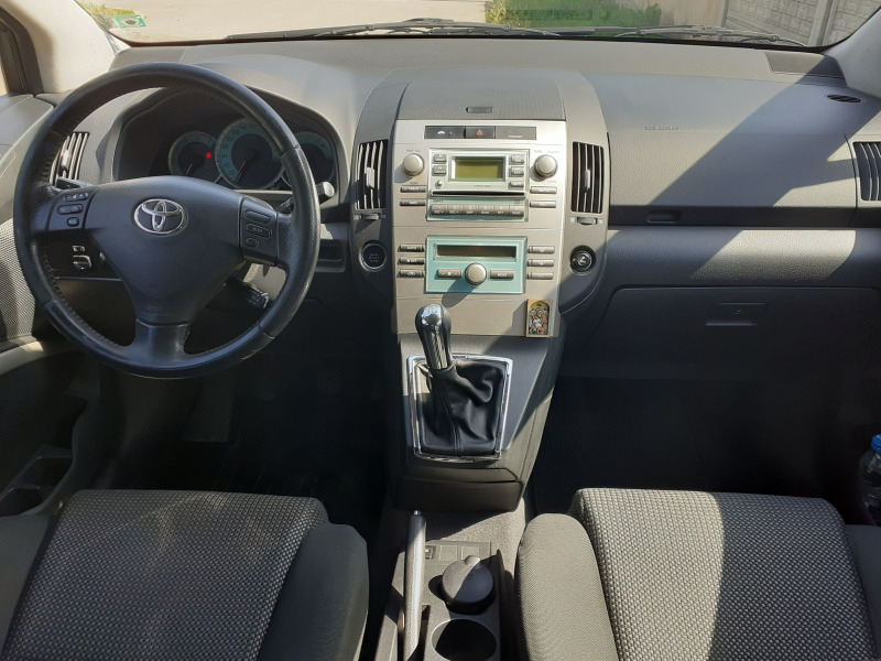 Toyota Corolla verso, снимка 3 - Автомобили и джипове - 42326743