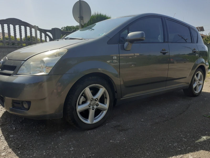 Toyota Corolla verso, снимка 4 - Автомобили и джипове - 47563774