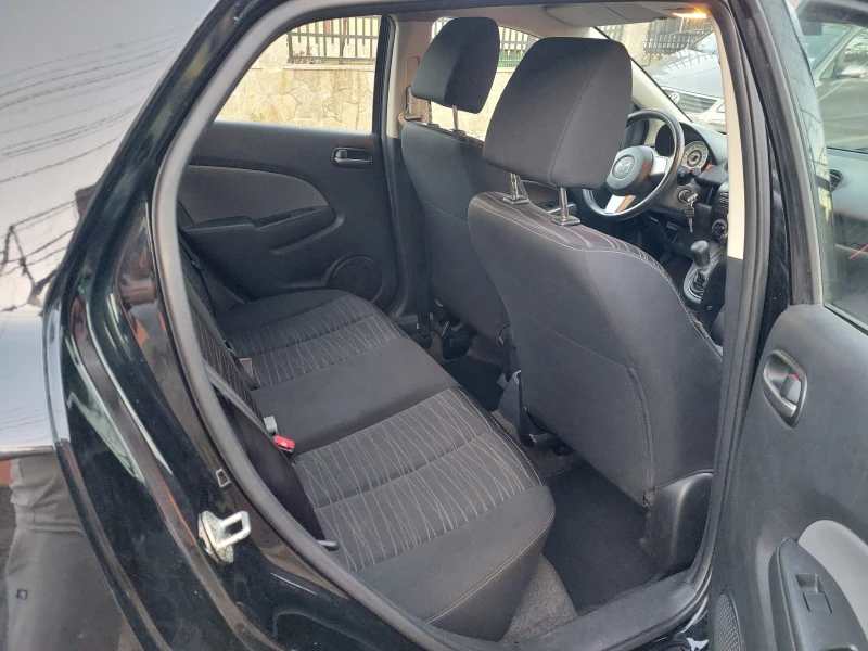 Mazda 2 Mazda Activ1.3 Бензин 75кс, снимка 15 - Автомобили и джипове - 49591423