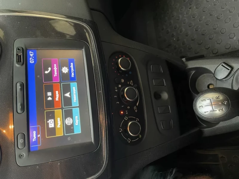 Dacia Logan Комби, снимка 5 - Автомобили и джипове - 52649994