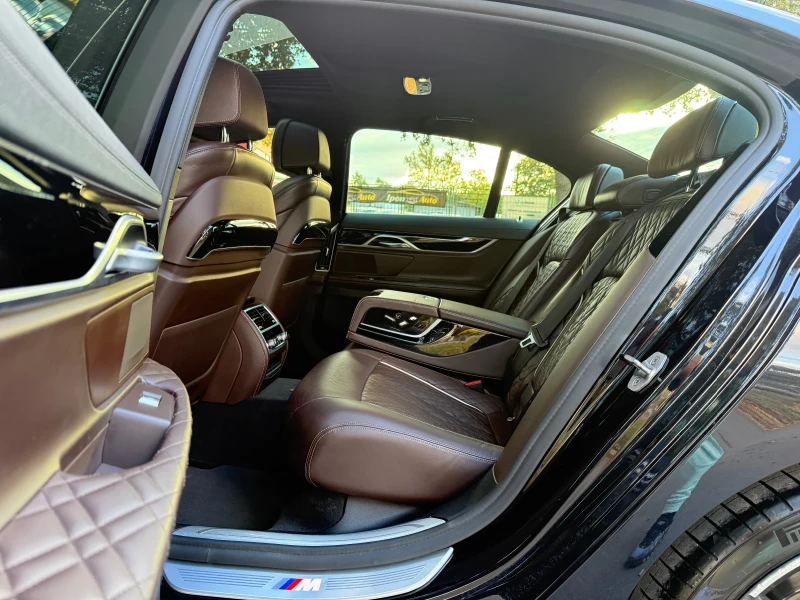 BMW 730 Head-up* M-Pack* Подг-Обдух* Завиващ заден мост* F, снимка 11 - Автомобили и джипове - 52010701
