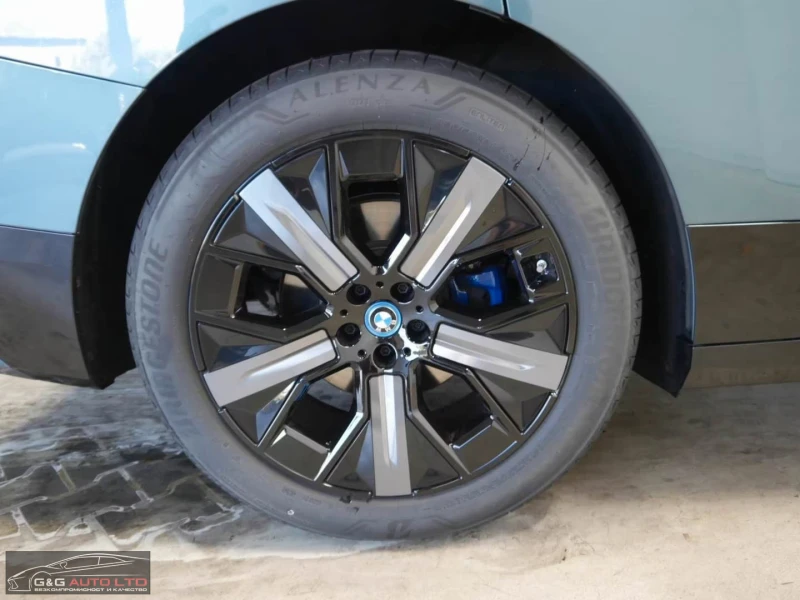 BMW iX xDrive50/523HP/SPORT/360/AHK/H&K/ACC/NAVI/LED/495g, снимка 11 - Автомобили и джипове - 52170047