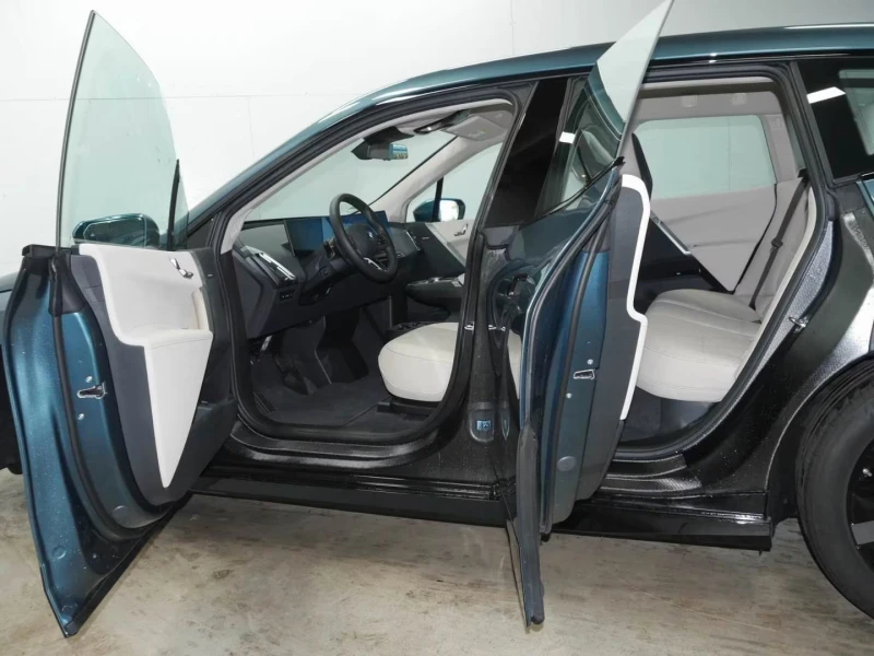 BMW iX xDrive50/523HP/SPORT/360/AHK/H&K/ACC/NAVI/LED/495g, снимка 5 - Автомобили и джипове - 52170047