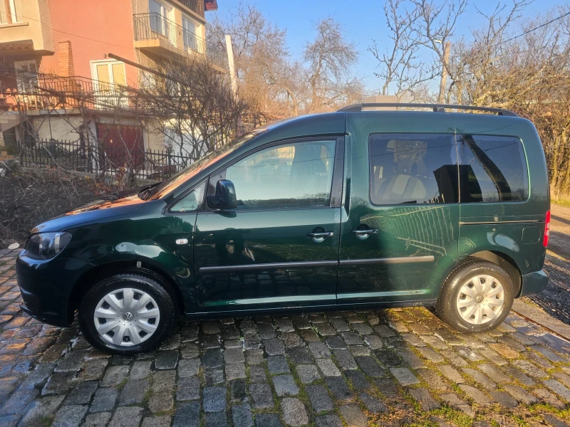 VW Caddy Пътническо, снимка 4 - Автомобили и джипове - 52867150