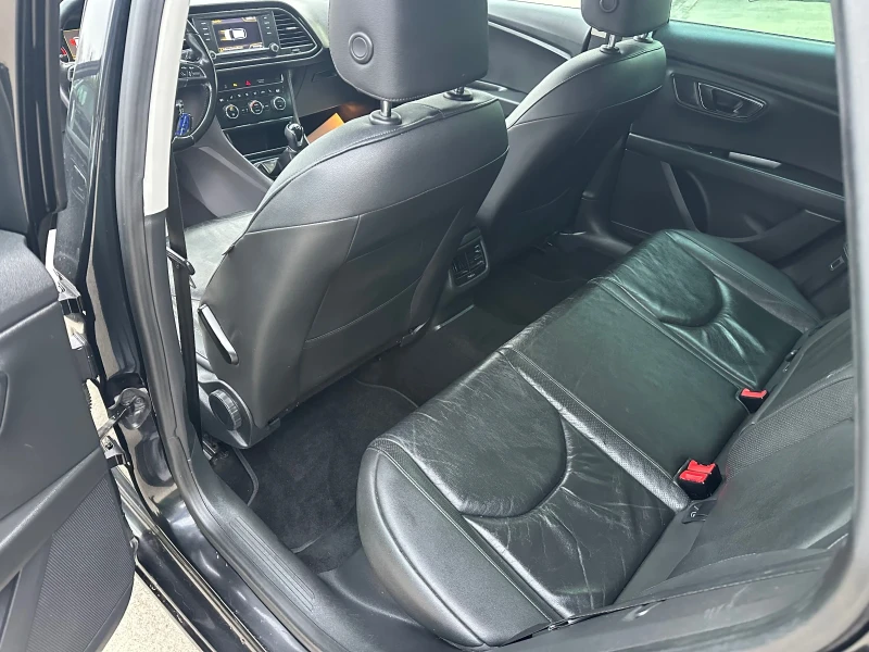 Seat Leon LED Navi  Кожа 6 скорости Подгрев , снимка 11 - Автомобили и джипове - 53180391