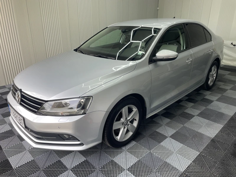 VW Jetta Facelift 2.0TDI EURO6, снимка 4 - Автомобили и джипове - 53200943