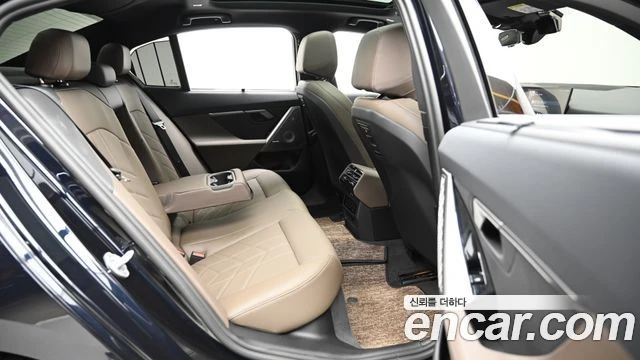 BMW i5, снимка 12 - Автомобили и джипове - 56282177