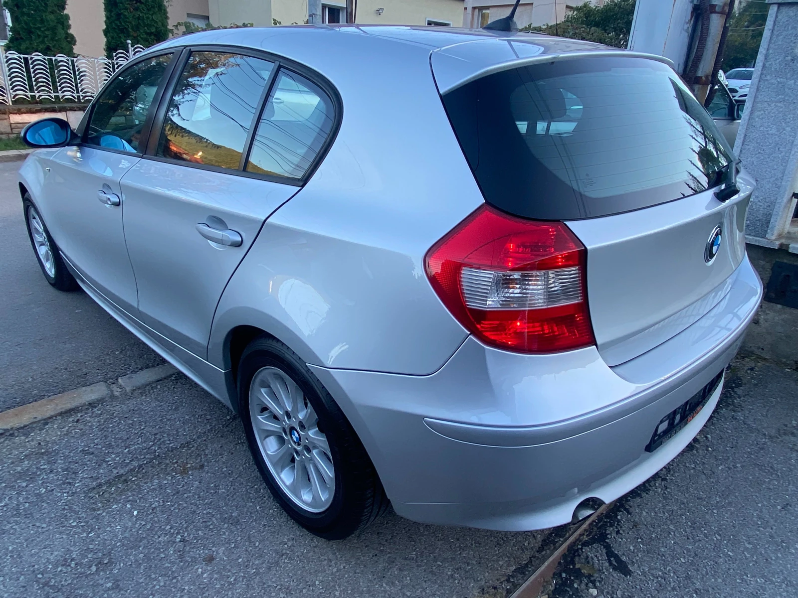 BMW 116 1.6i-115k.s-EURO4-2007g-6ск.-КЛИМАТРОНИК - изображение 4