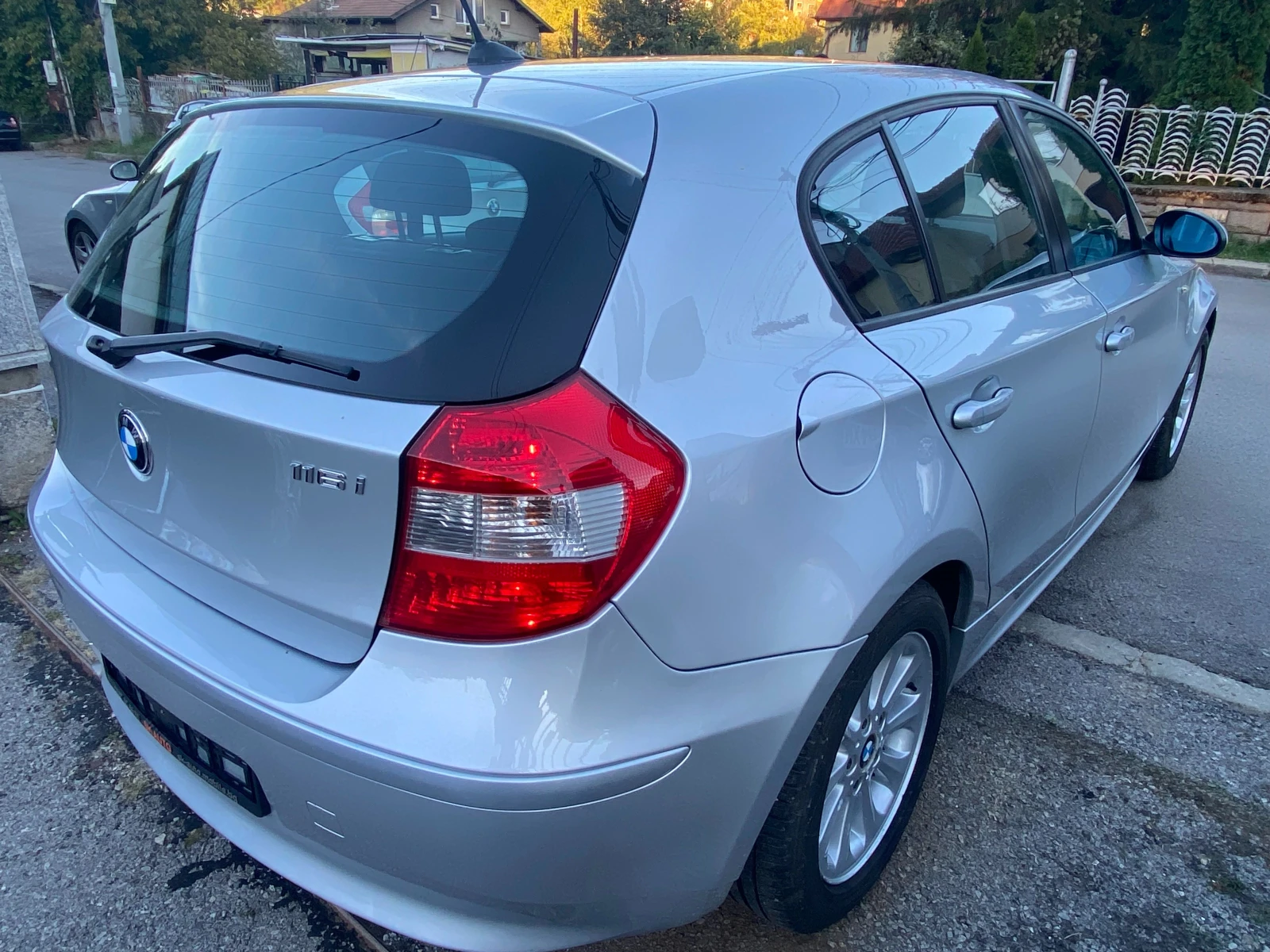 BMW 116 1.6i-115k.s-EURO4-2007g-6ск.-КЛИМАТРОНИК - изображение 6