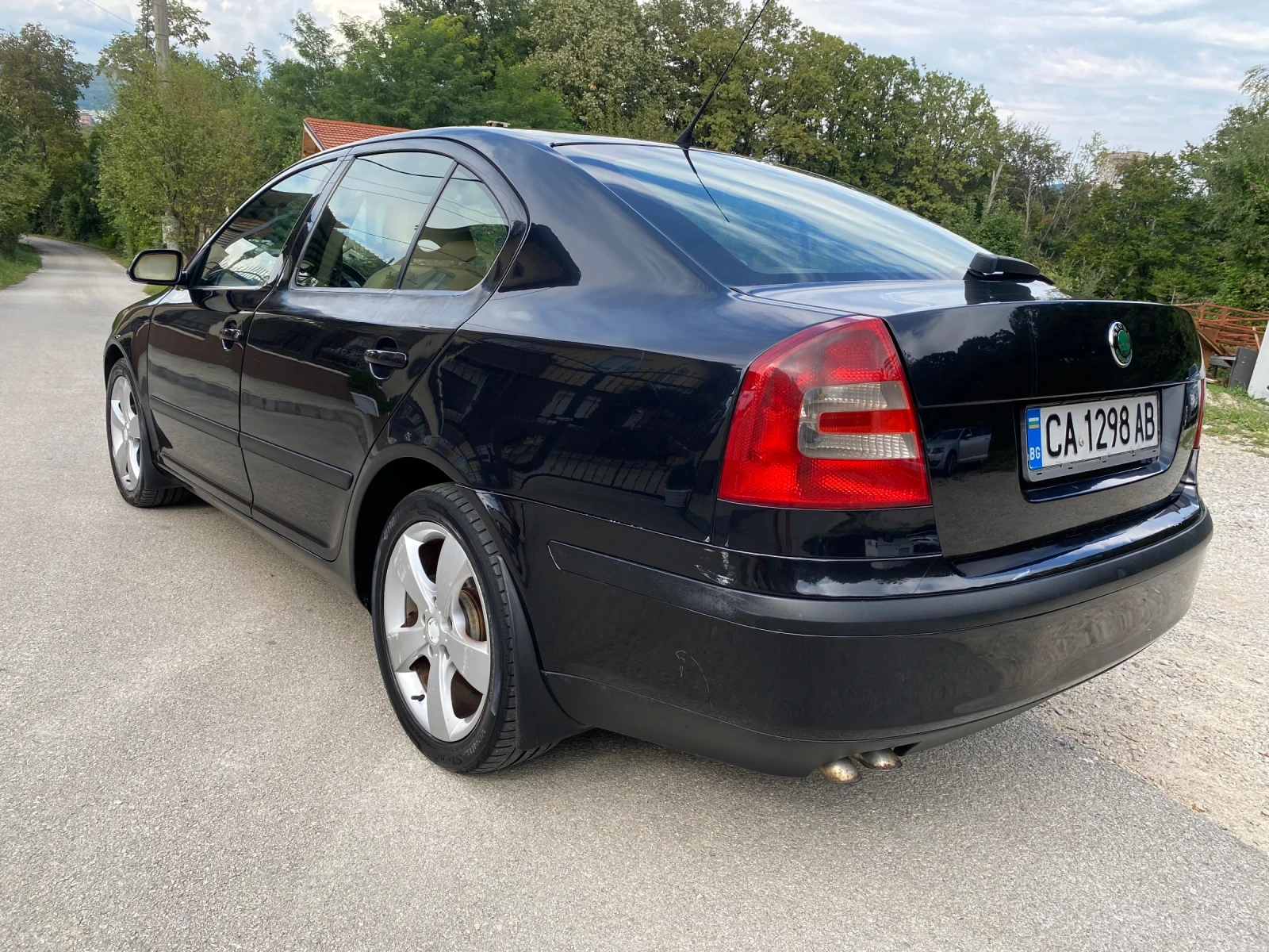 Skoda Octavia 2.0 DSG 140к.Laurin&Klement - изображение 4