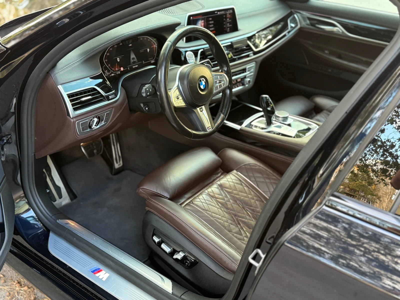 BMW 730 Head-up* M-Pack* Подг-Обдух* Завиващ заден мост* F - изображение 9