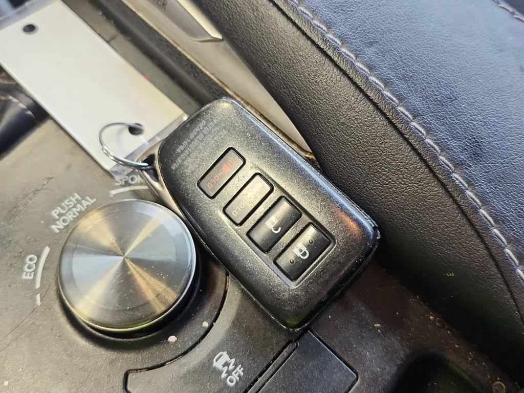 Lexus IS * 300 * CARFAX *    | Mobile.bg   7