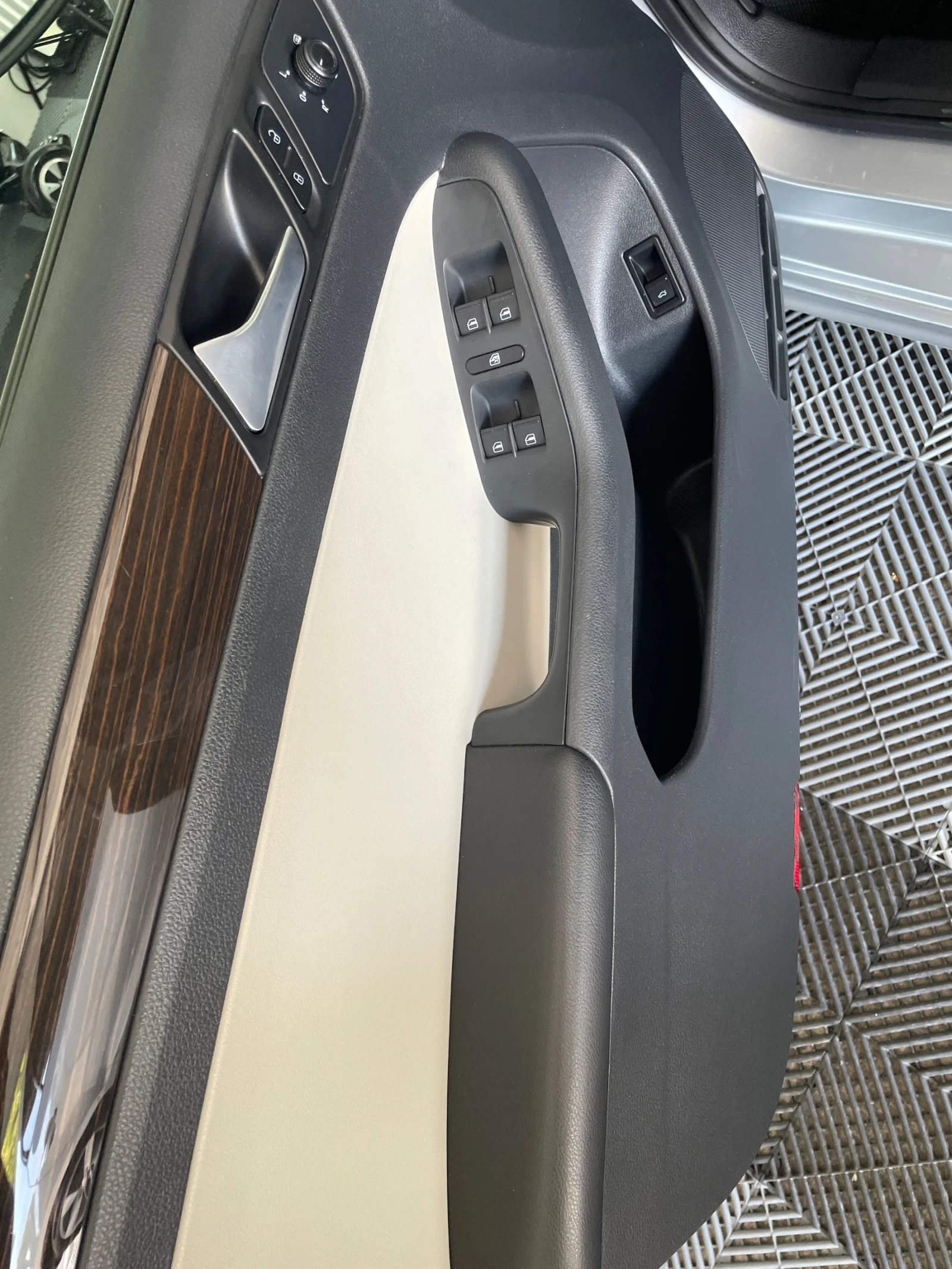 VW Jetta Facelift 2.0TDI EURO6 - изображение 8