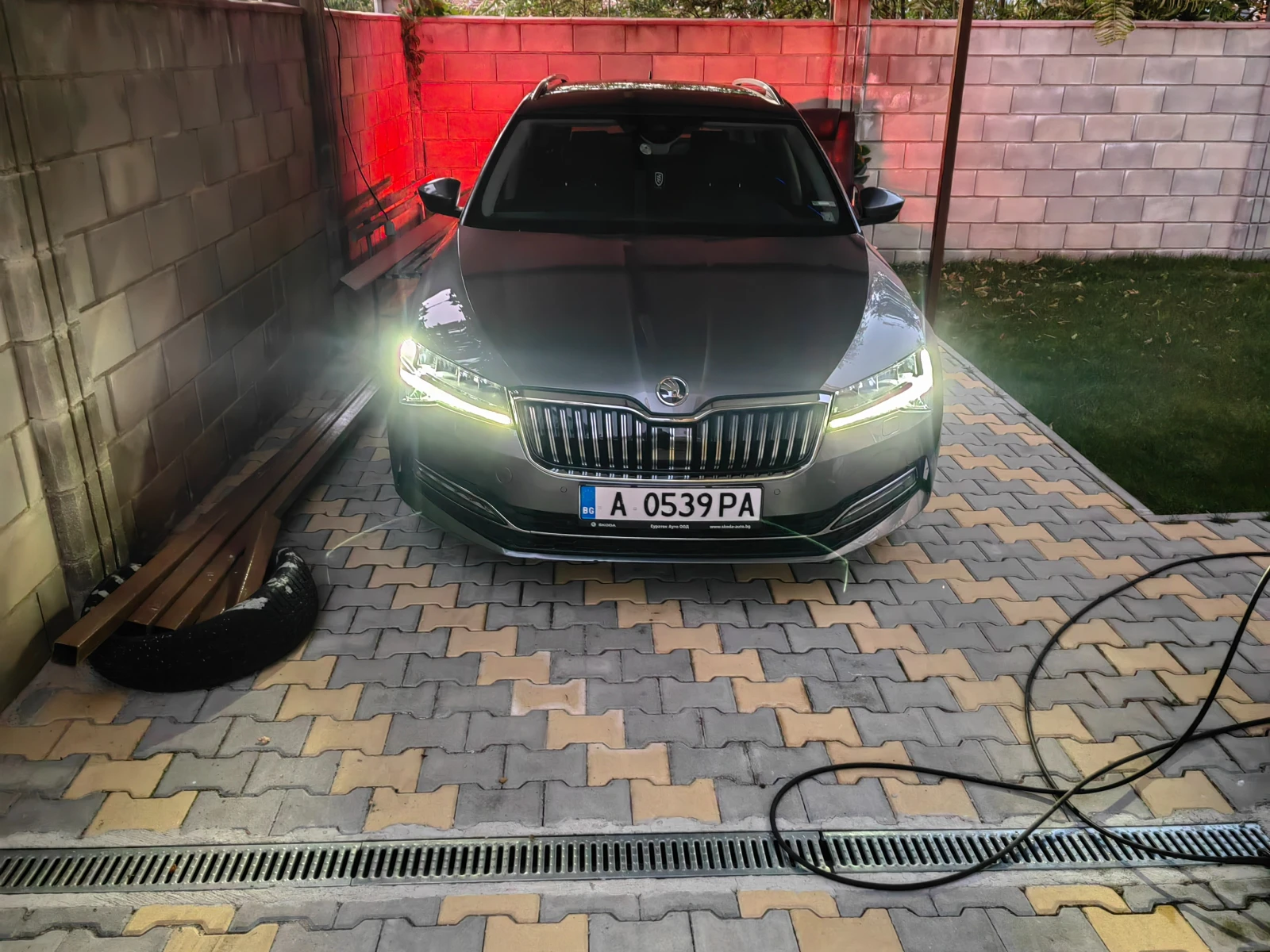 Skoda Superb 2.0TDI 39000km, снимка 7 - Автомобили и джипове - 56266831