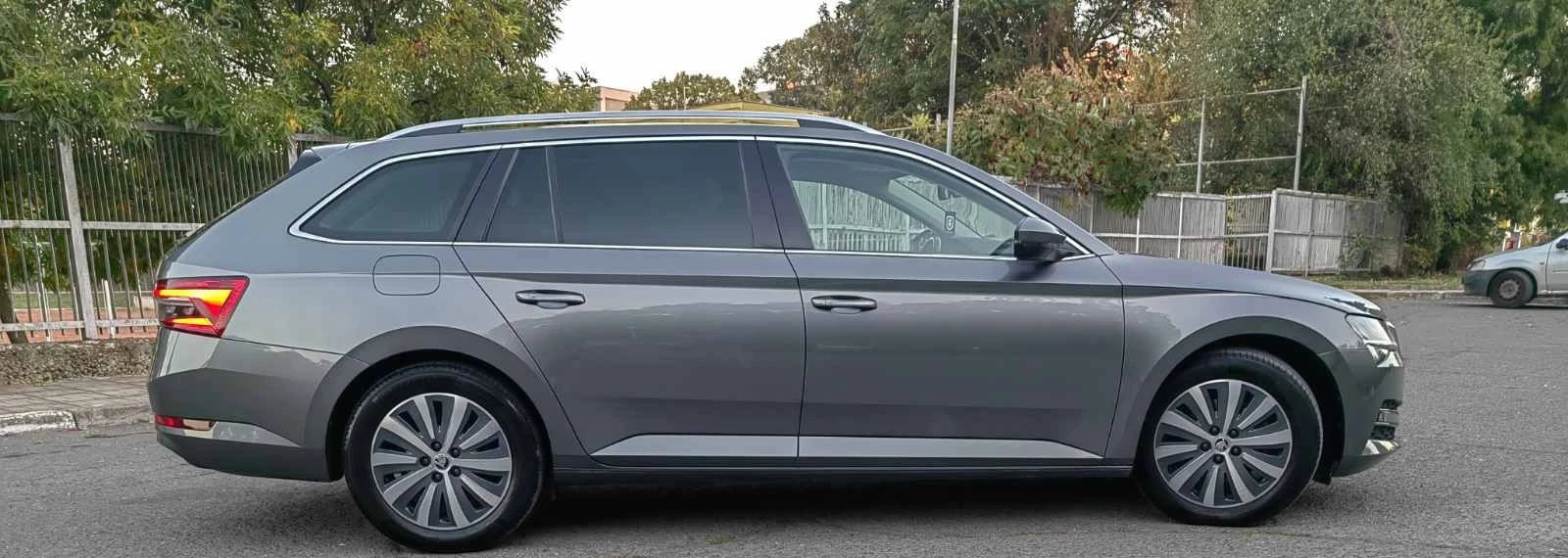 Skoda Superb 2.0TDI 39000km, снимка 4 - Автомобили и джипове - 56266831