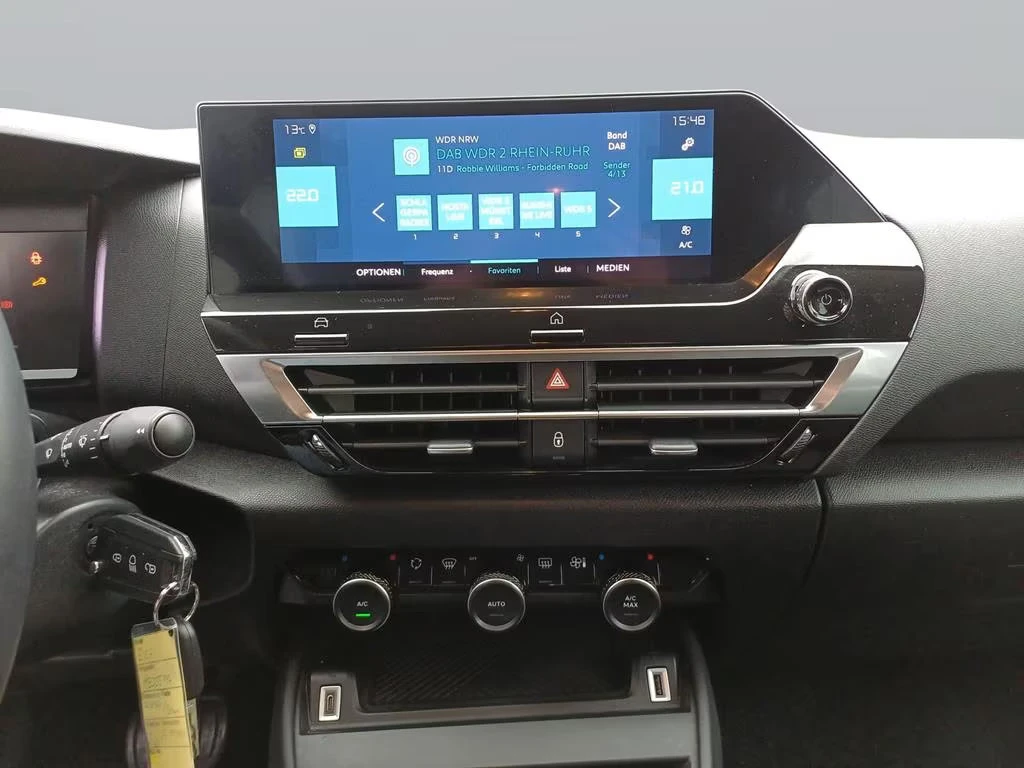 Citroen C4 e-FEEL-PACK/136HP/CAM/HUD/NAVI/LED/CPLAY/DIGI/332q, снимка 9 - Автомобили и джипове - 54628380