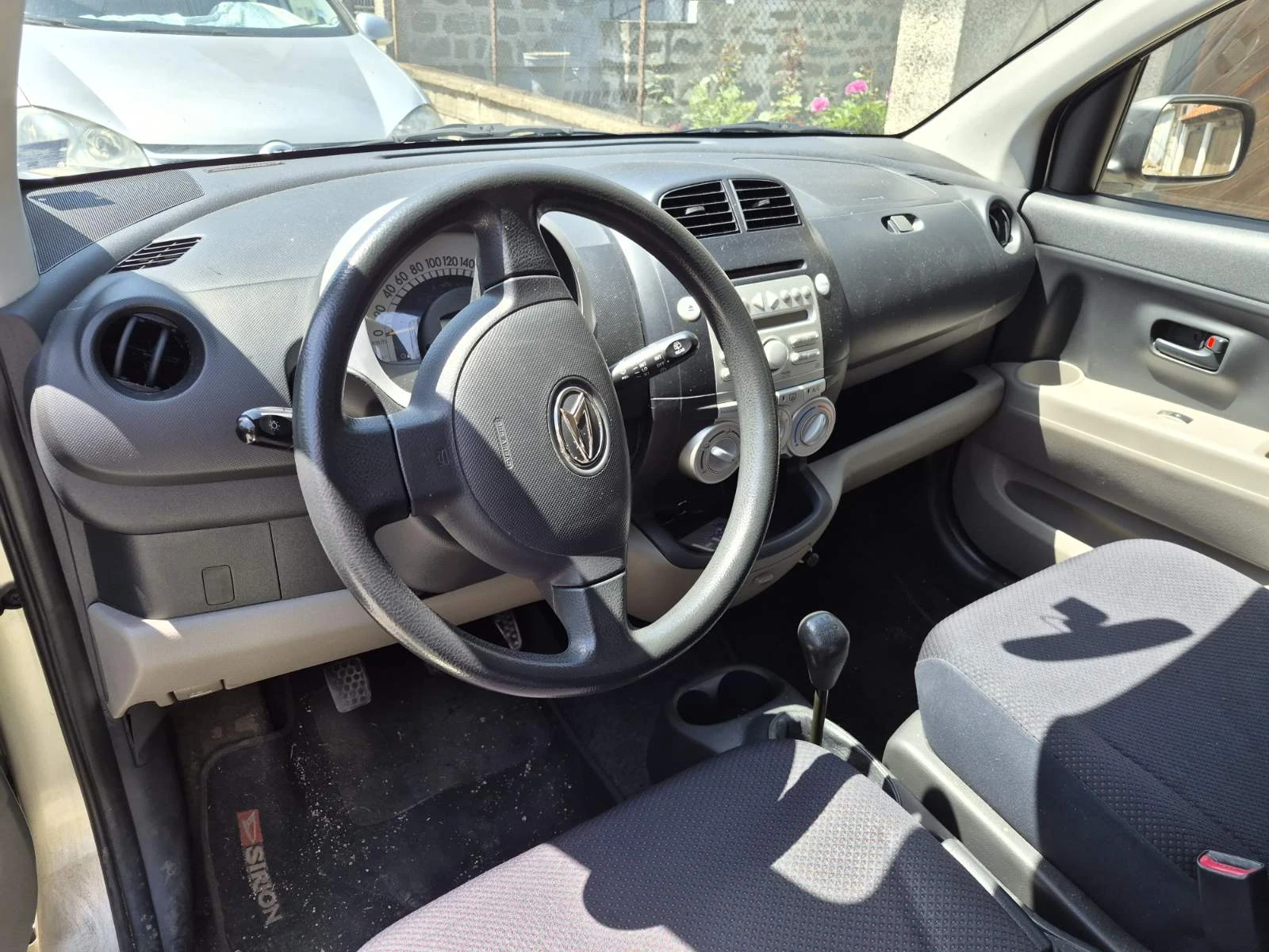 Daihatsu Sirion, снимка 6 - Автомобили и джипове - 54721483