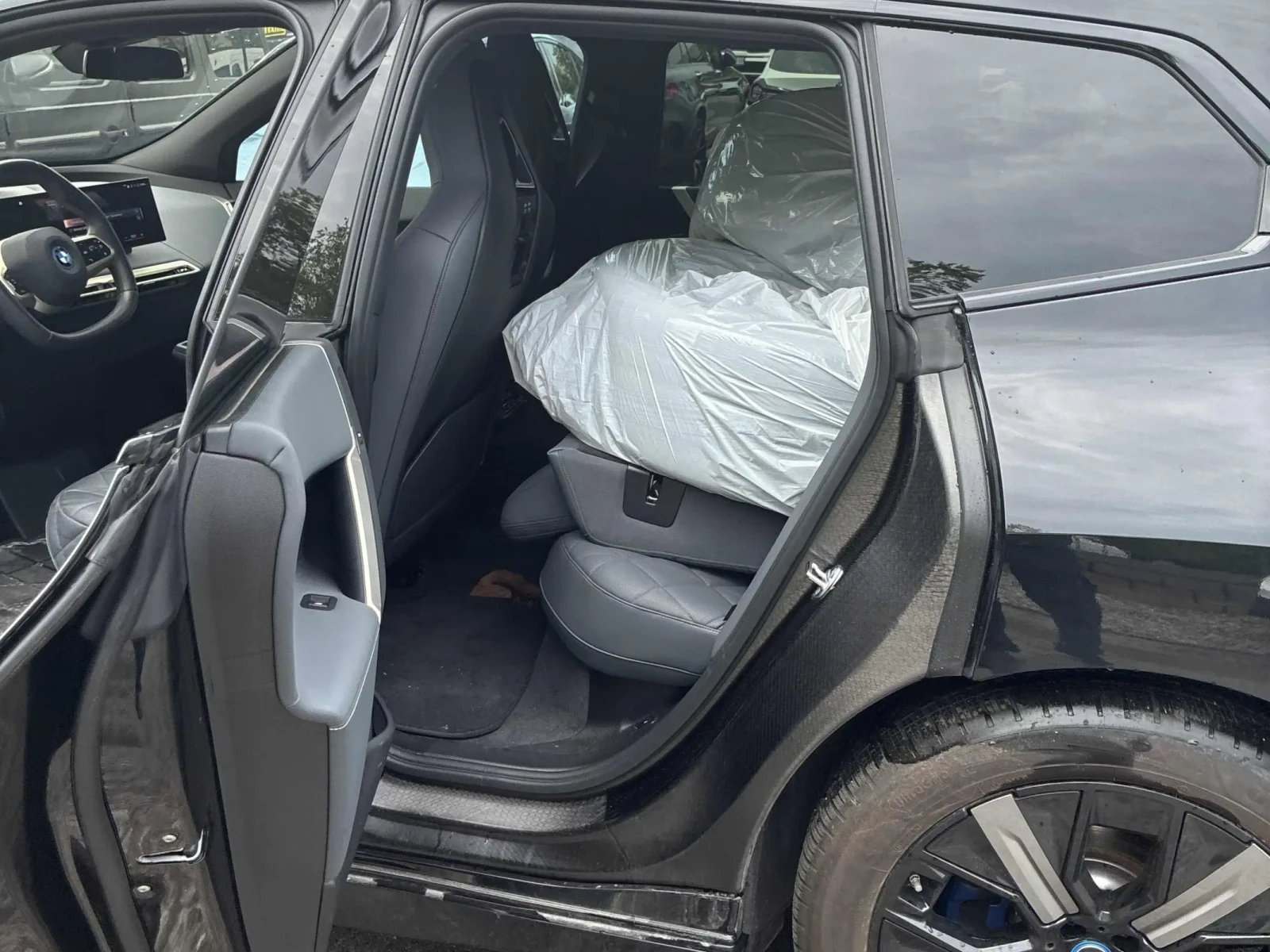BMW iX xDrive50 * Harman Kardon * ����� * ���������� *  | Mobile.bg � ����������� 10