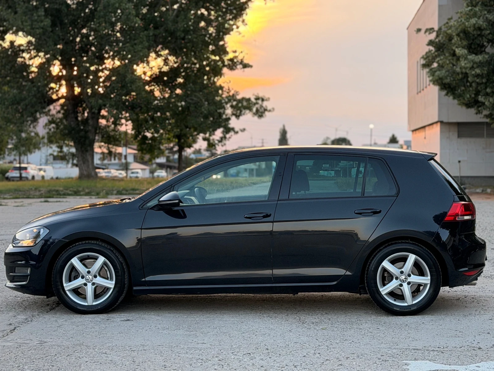 VW Golf 2.0TDI/HIGHLINE/ИТАЛИЯ, снимка 2 - Автомобили и джипове - 55045783