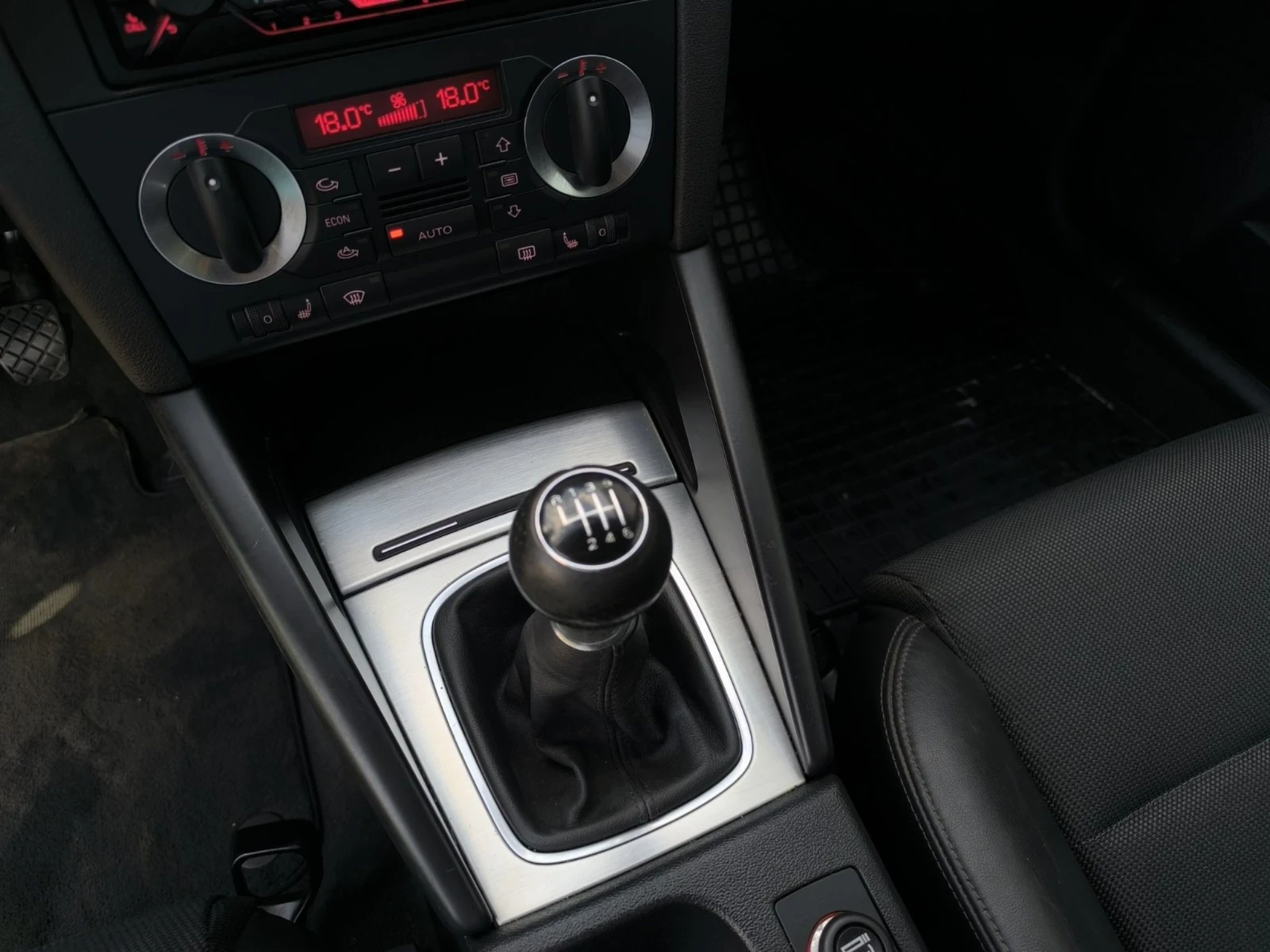 Audi A3 2.0 TDI s_line quatro, снимка 11 - Автомобили и джипове - 55183438