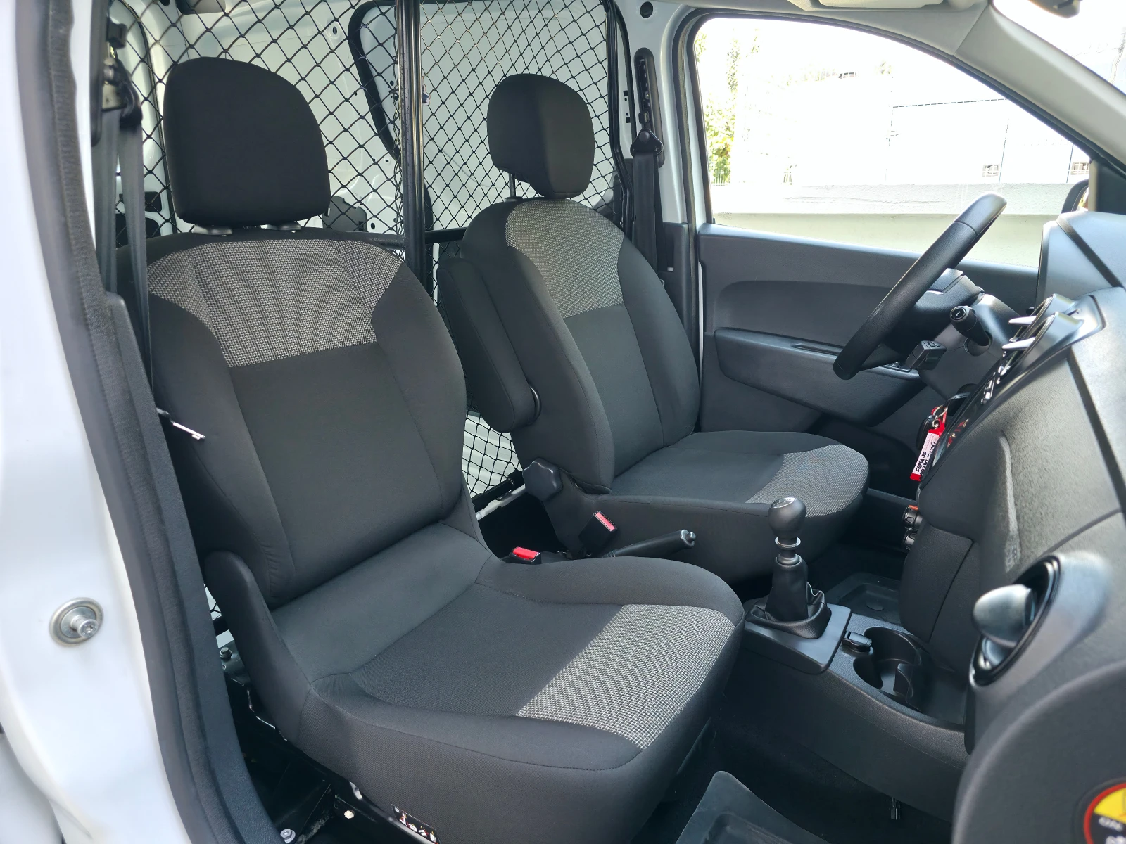 Dacia Dokker 1.5dci 95ps EURO6, снимка 11 - Автомобили и джипове - 55465936