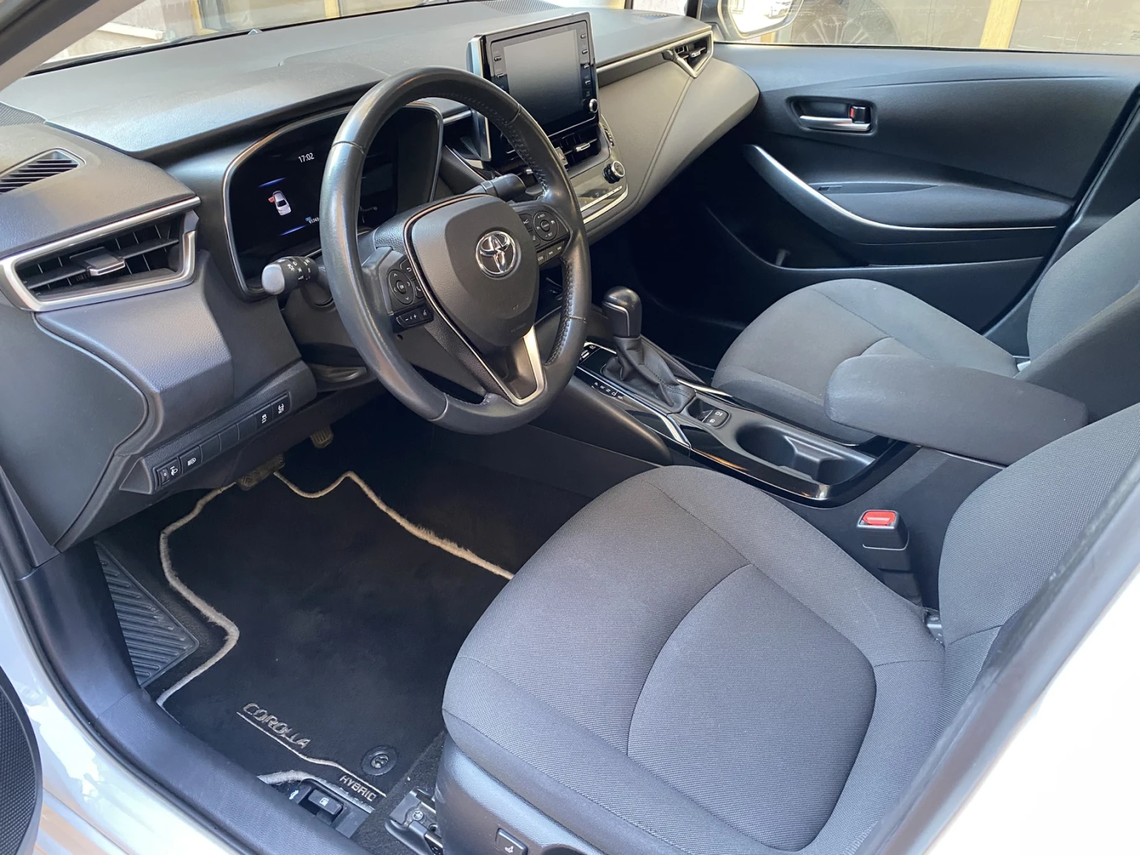 Toyota Corolla 1.8 Hybrid/ Comfort/ e-CVT, снимка 10 - Автомобили и джипове - 55675548