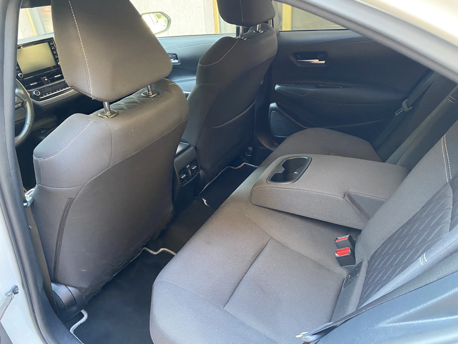 Toyota Corolla 1.8 Hybrid/ Comfort/ e-CVT, снимка 12 - Автомобили и джипове - 55675548