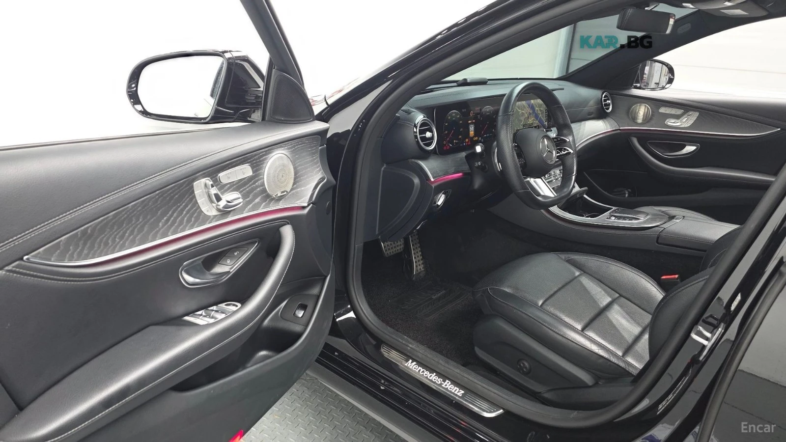 Mercedes-Benz E 350 4MATIC/AMG-LINE/DRIVE-ASSISTS/SUNROOF, снимка 5 - Автомобили и джипове - 55751514