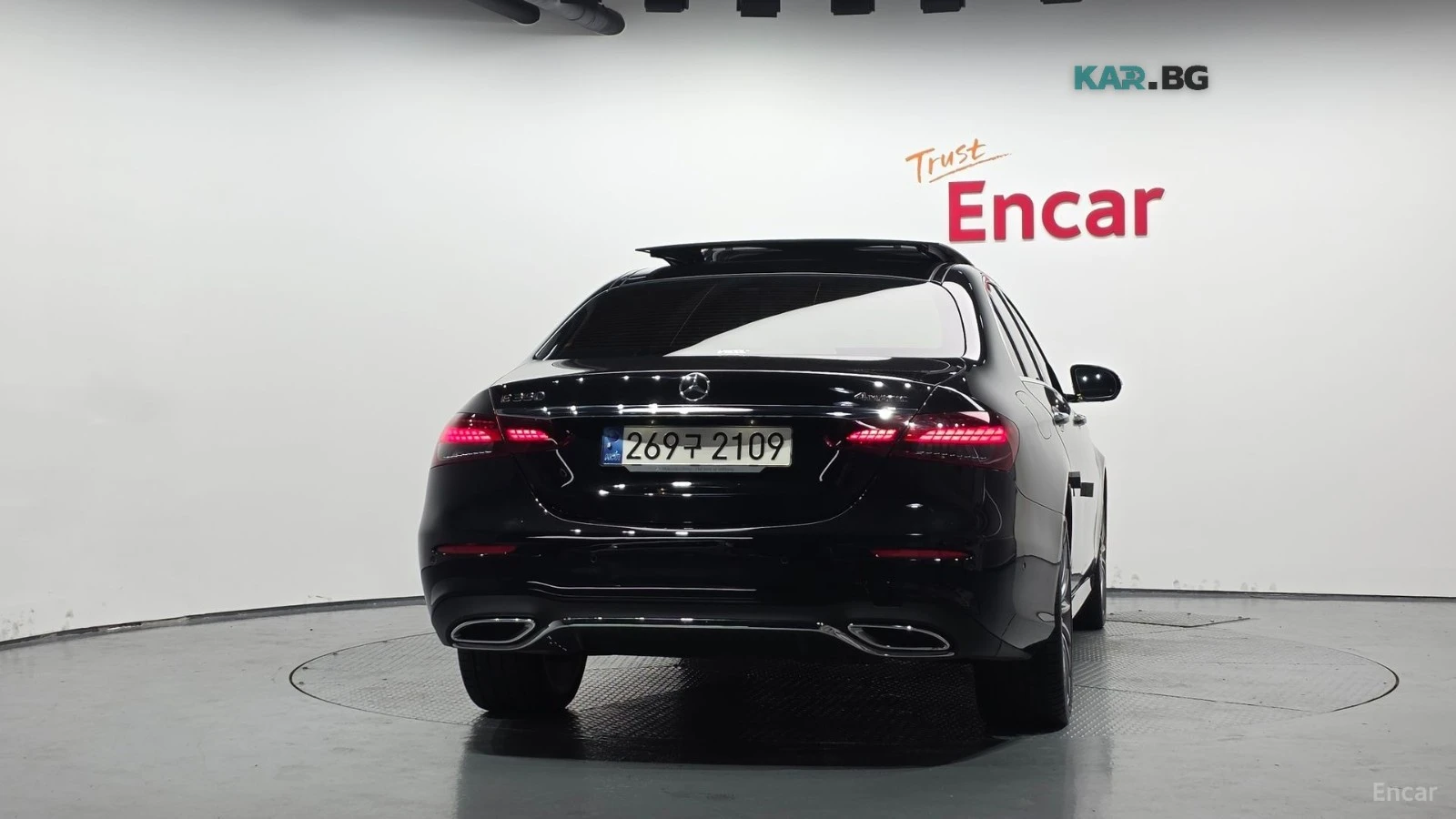Mercedes-Benz E 350 4MATIC/AMG-LINE/DRIVE-ASSISTS/SUNROOF, снимка 4 - Автомобили и джипове - 55751514