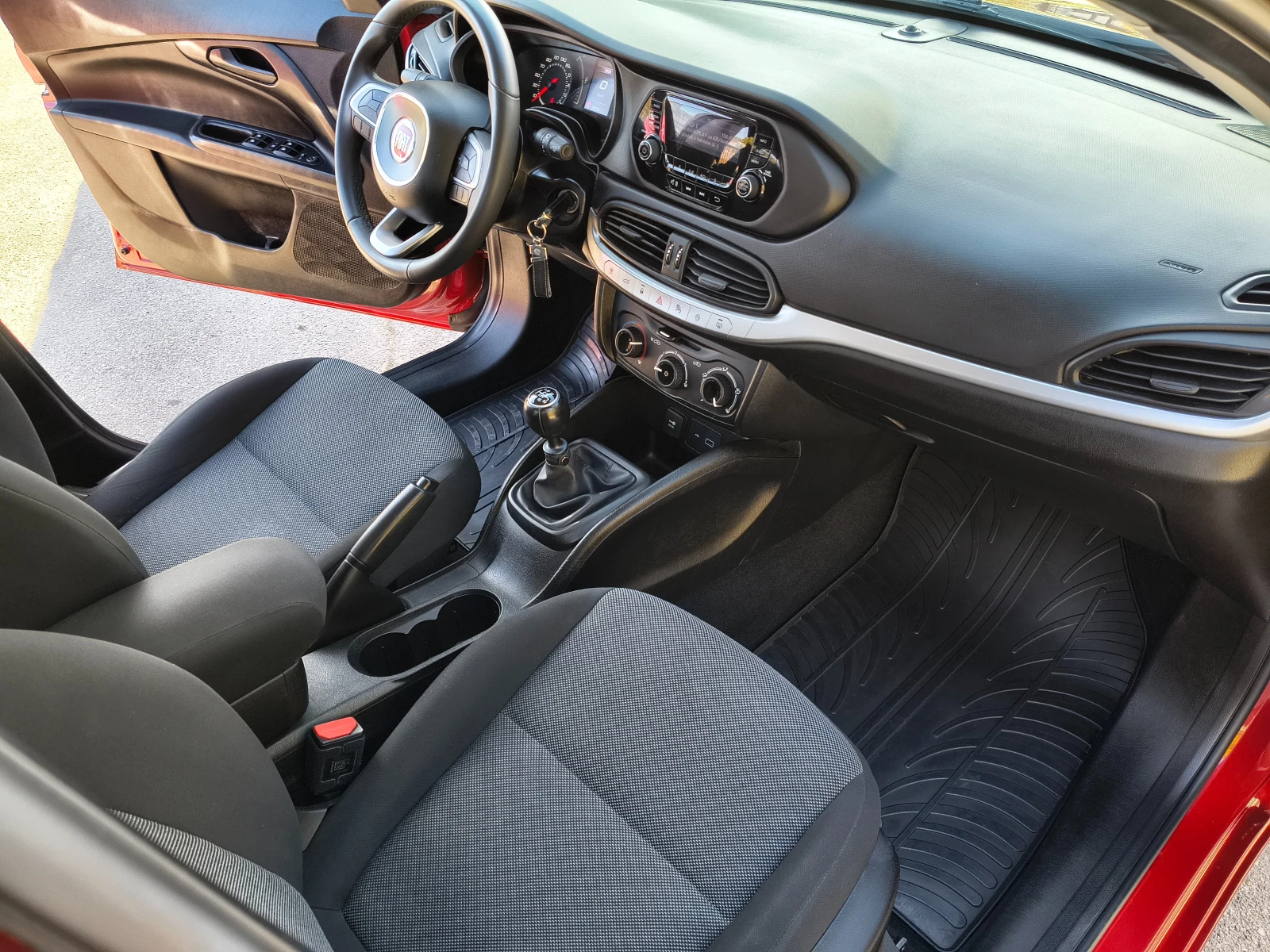 Fiat Tipo 1.4, снимка 5 - Автомобили и джипове - 56460411