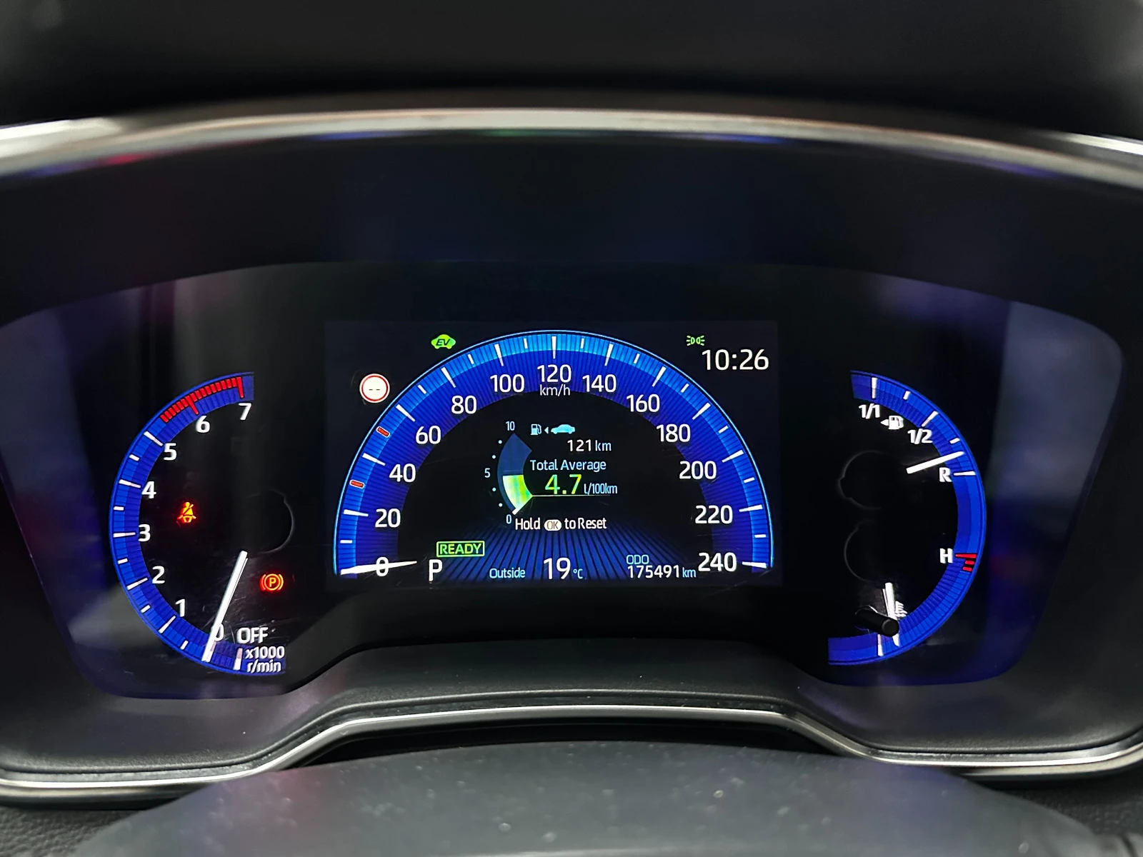 Toyota Corolla 1.8 hybrid 122 �.�.  | Mobile.bg � ����������� 16