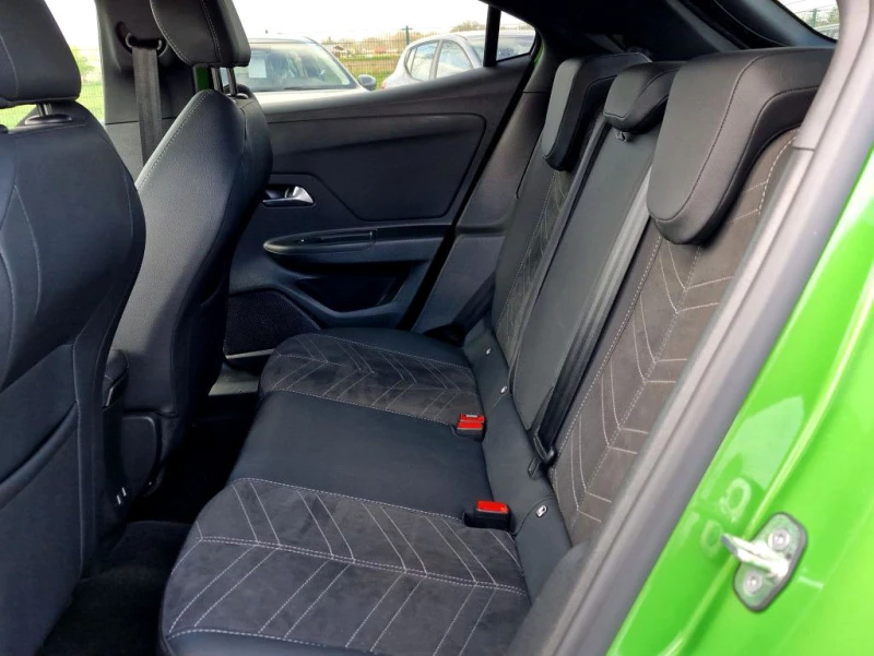 Opel Mokka GS, масажи, кожен салон, по-големия дисплей, навиг, снимка 8 - Автомобили и джипове - 50438575