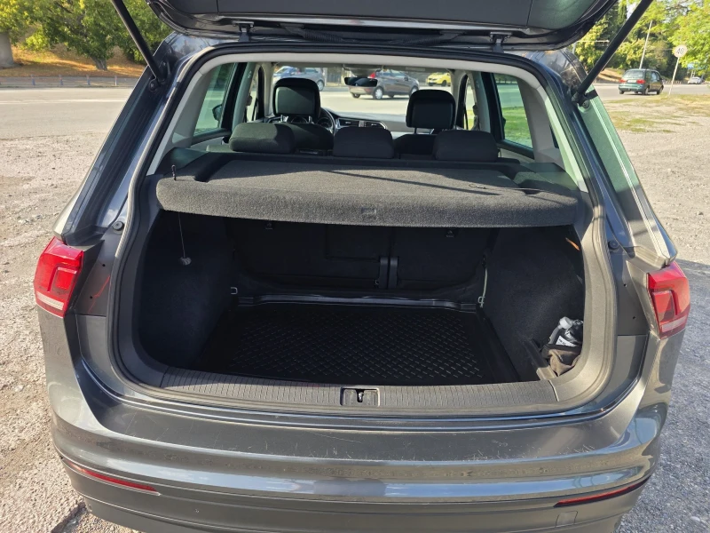 VW Tiguan 2.0 TDI AUTOMAT 4X4 , снимка 16 - Автомобили и джипове - 51232334