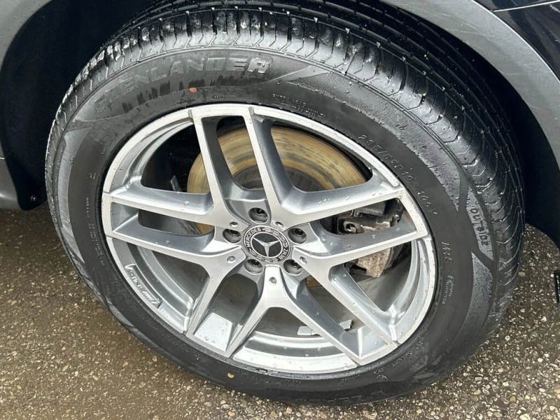 Mercedes-Benz GLC 300 AMG Sport Pack CARFAX АВТО КРЕДИТ , снимка 16 - Автомобили и джипове - 53249369