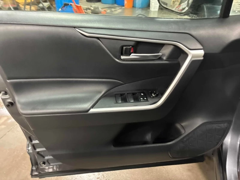 Toyota Rav4 TRAIL * ПОДГРЕВ * ОБДУХВАНЕ * ОТ ПРЕДСТАВИТЕЛСТВО, снимка 14 - Автомобили и джипове - 53363144