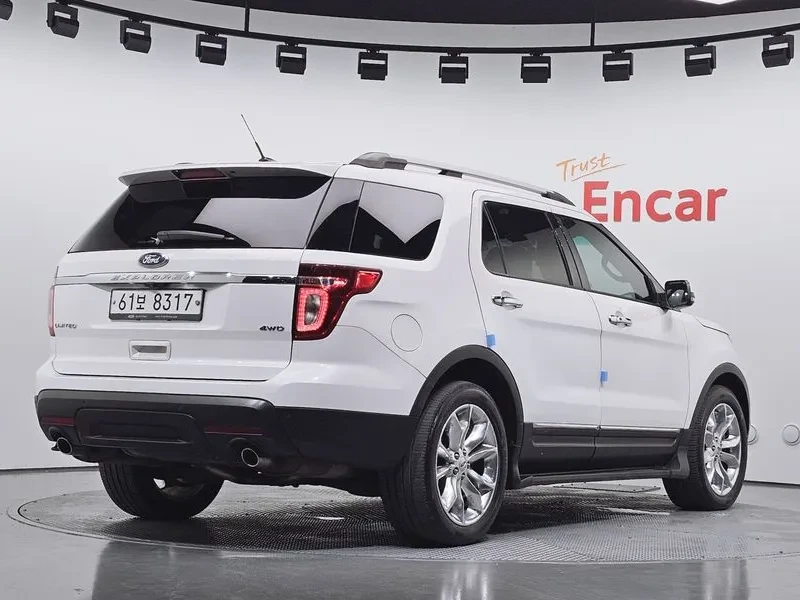 Ford Explorer 3.5 AWD - САМО 30% АВАНС, снимка 2 - Автомобили и джипове - 56368572