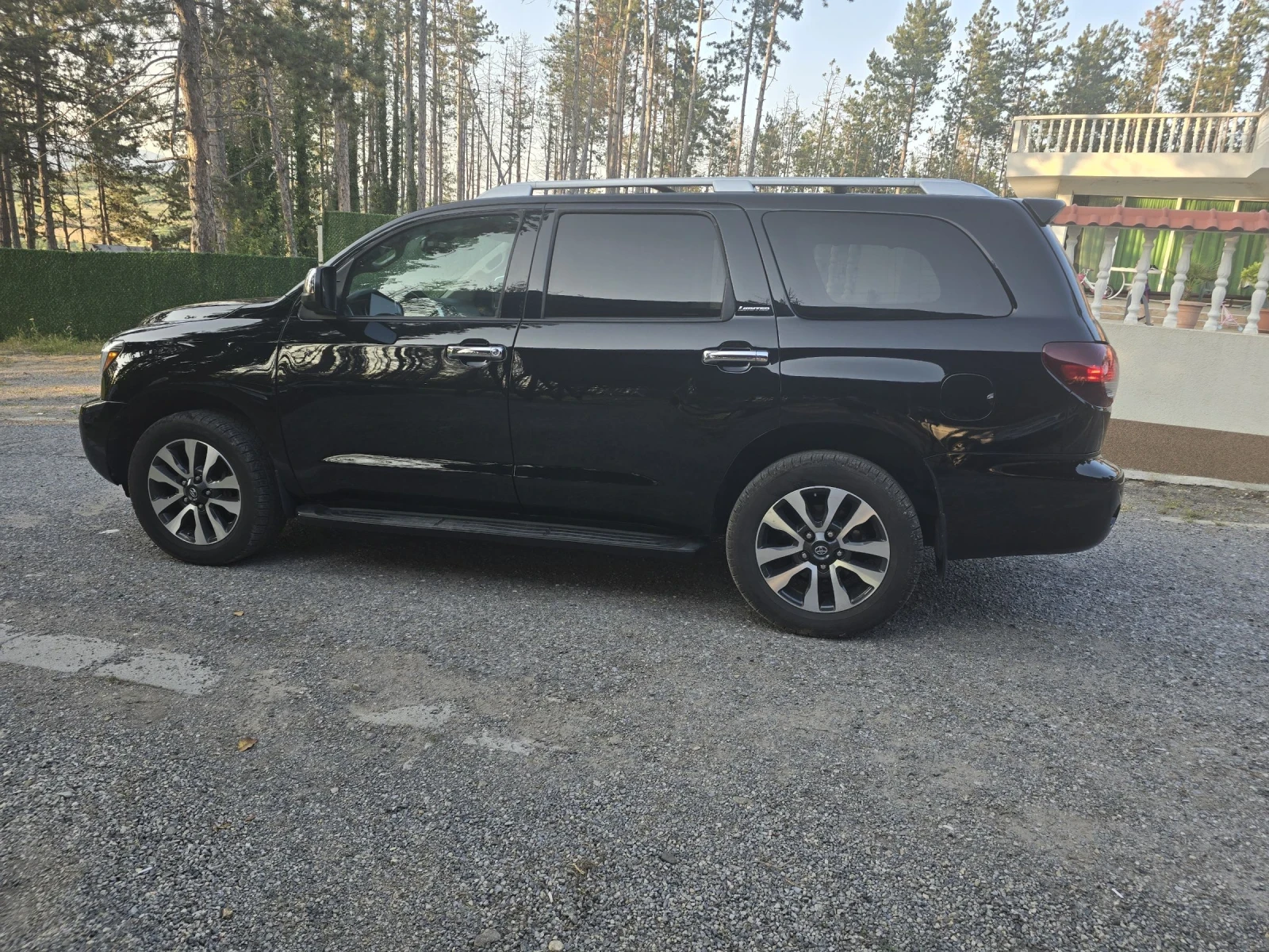 Toyota Sequoia 5.7 4x4 Limited - изображение 7