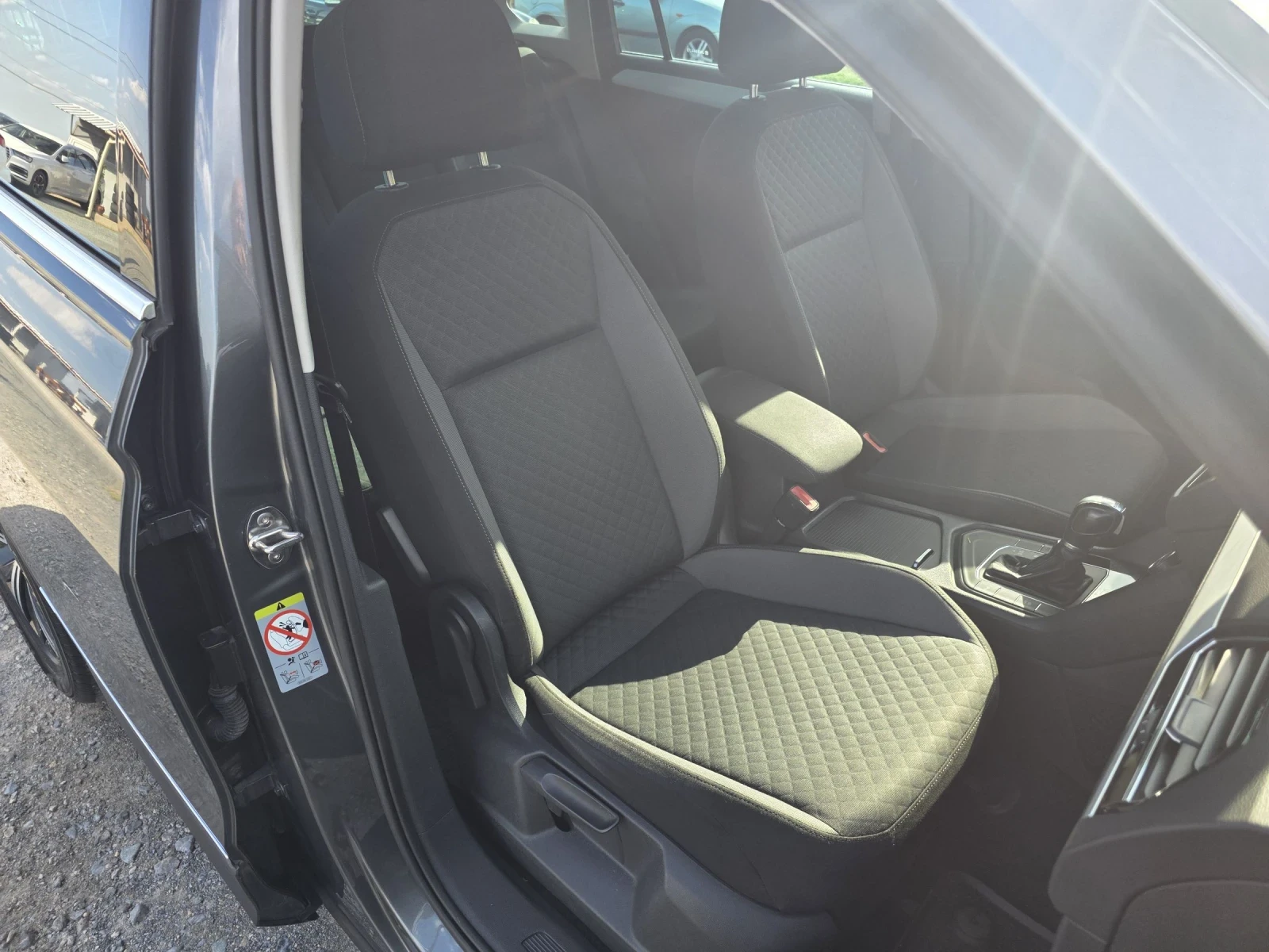 VW Tiguan 2.0 TDI AUTOMAT 4X4  - изображение 10