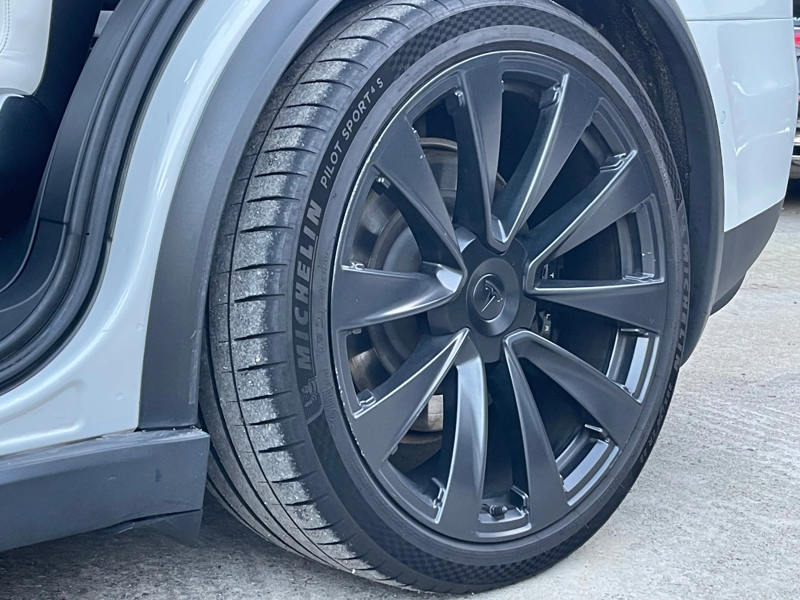 Tesla Model X PLAID FACELIFT 4X4 1020 �.�. 24 000 ��.  | Mobile.bg � ����������� 17